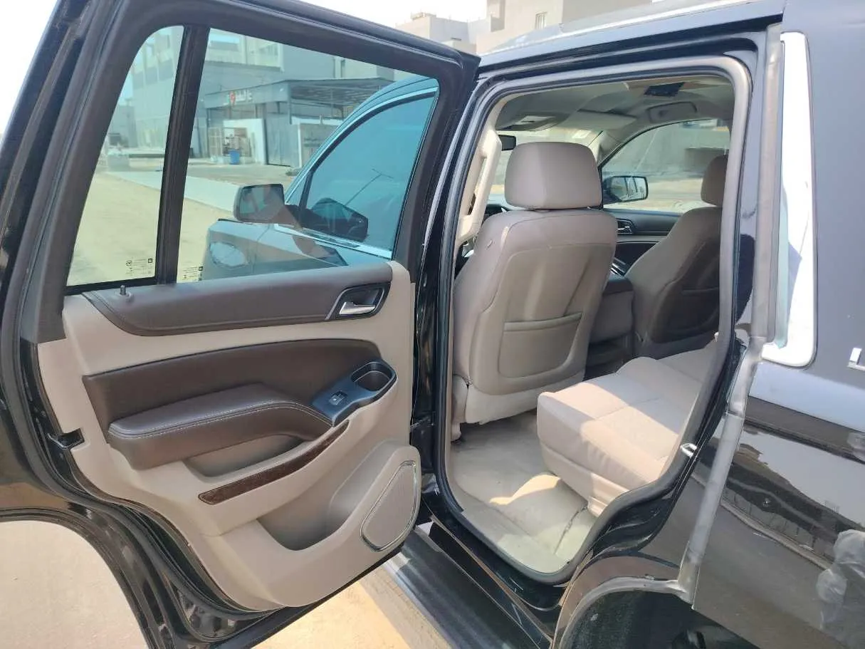 Car image 17