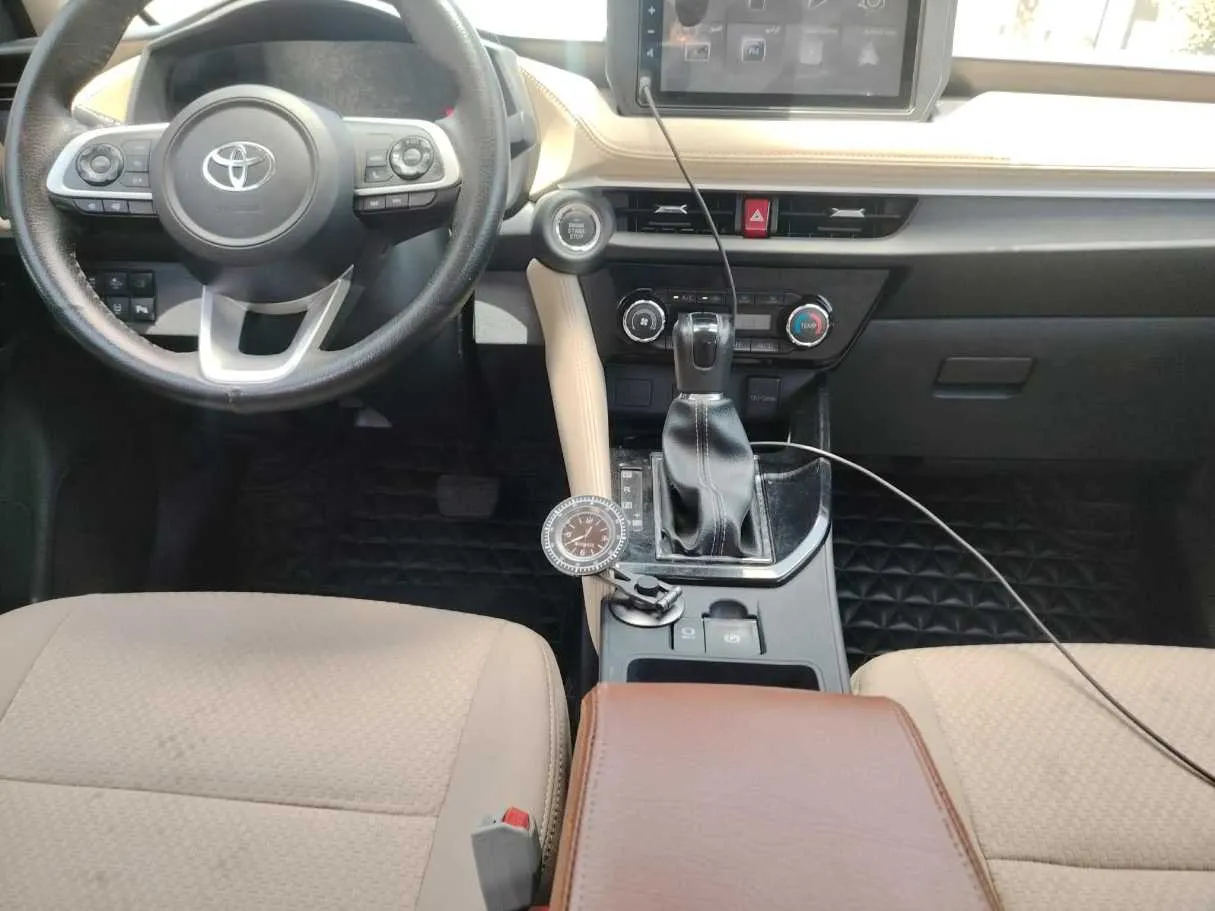 Car image 22