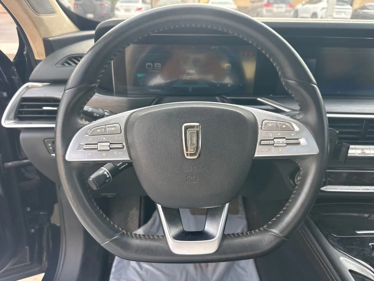 Car image 17