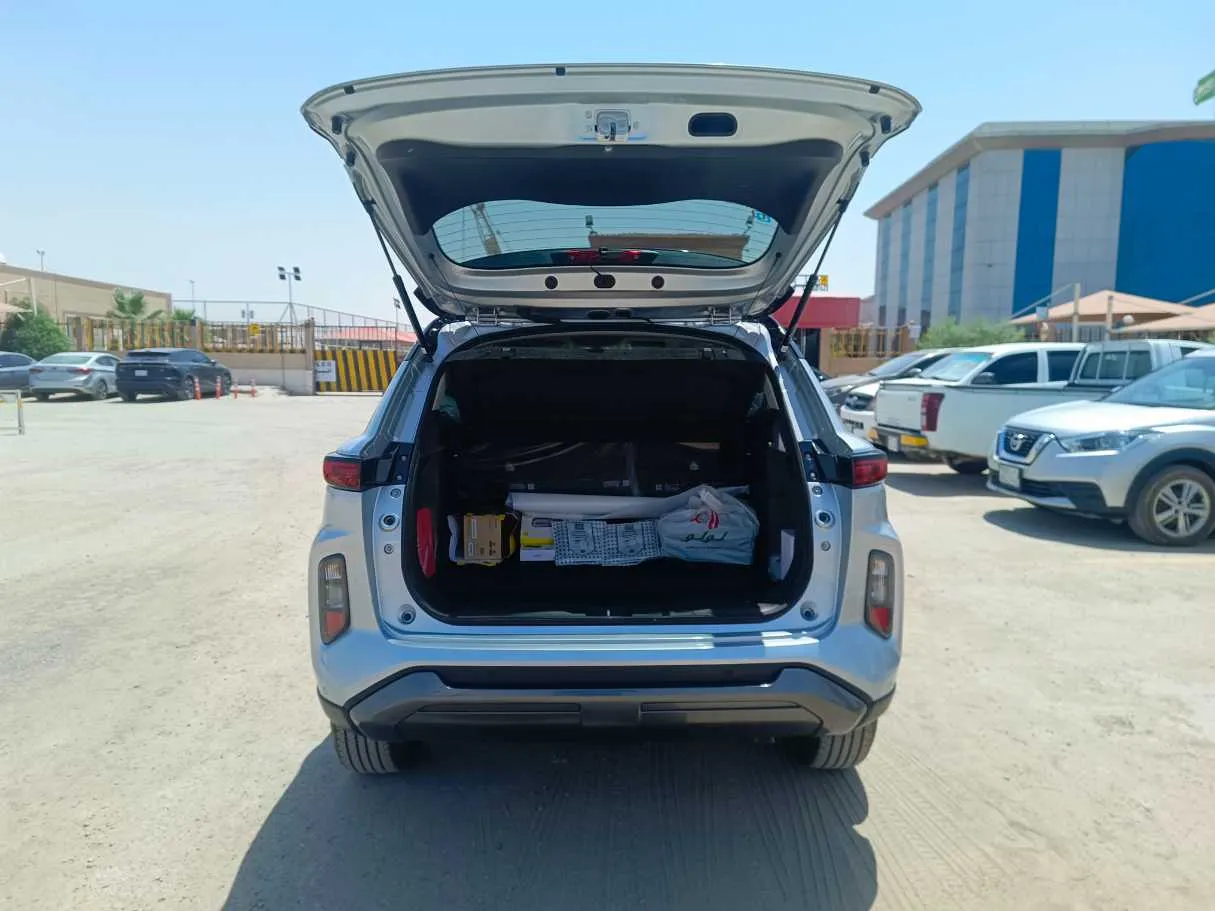 Car image 27