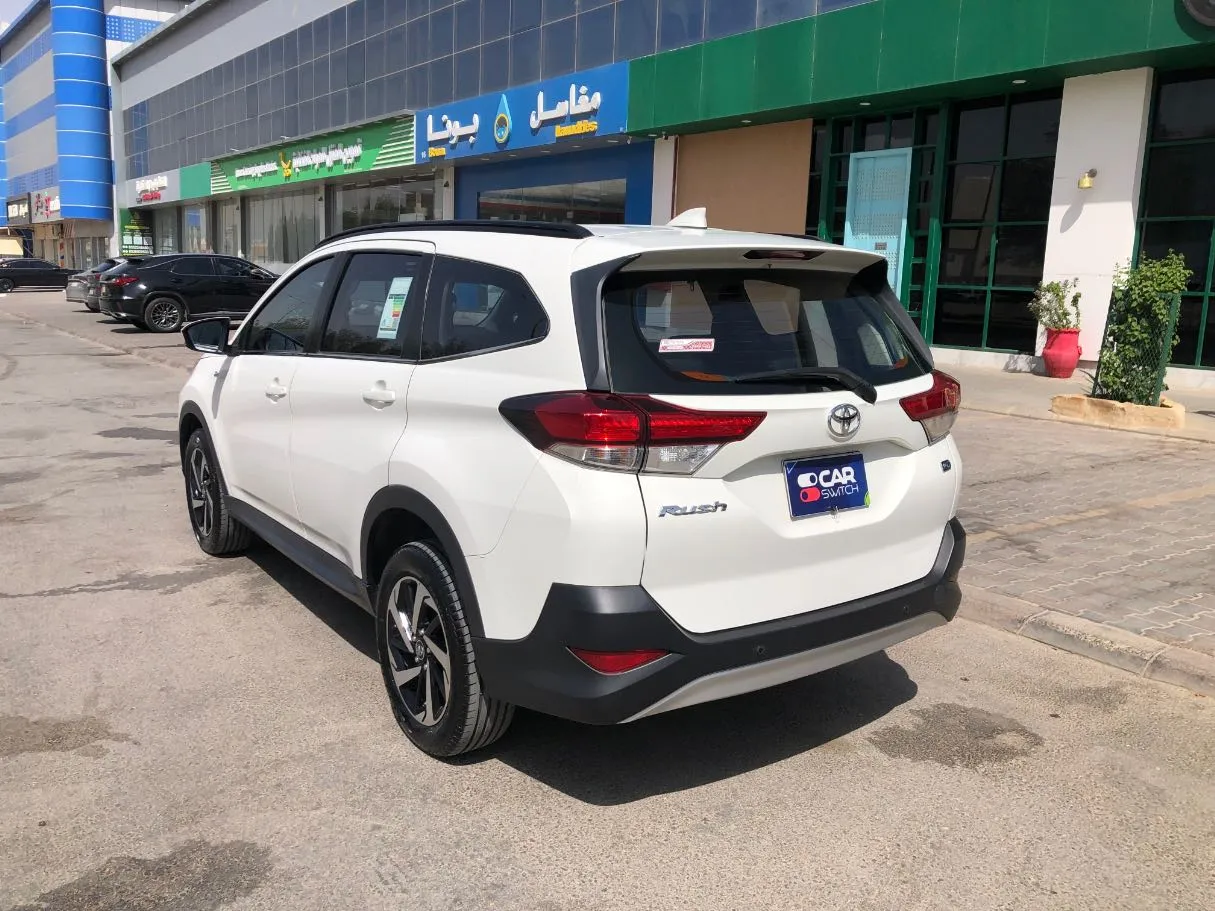 Car image 7