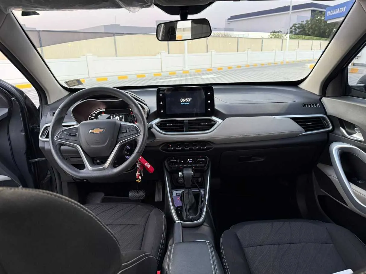 Car image 9