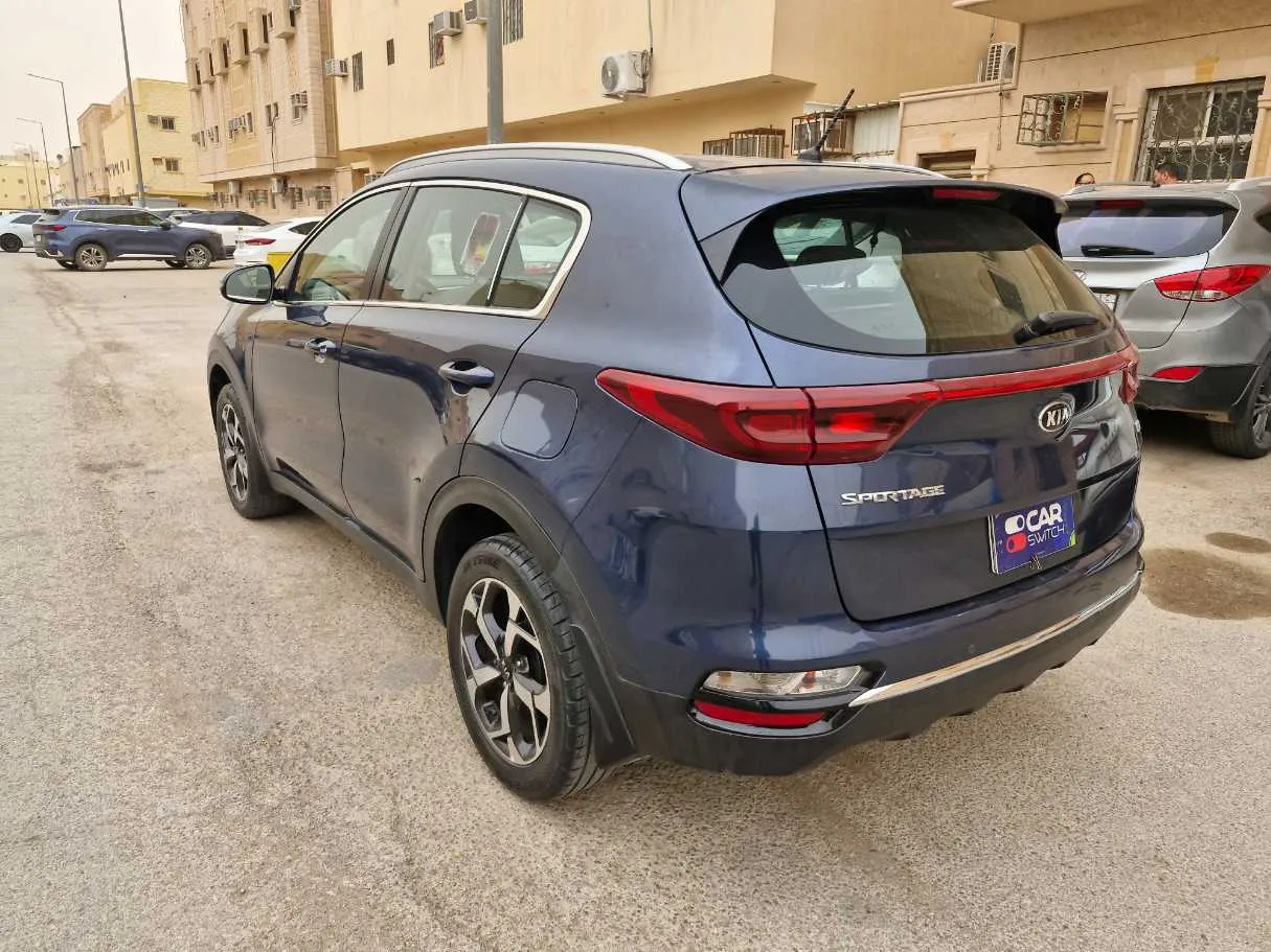 Car image 7