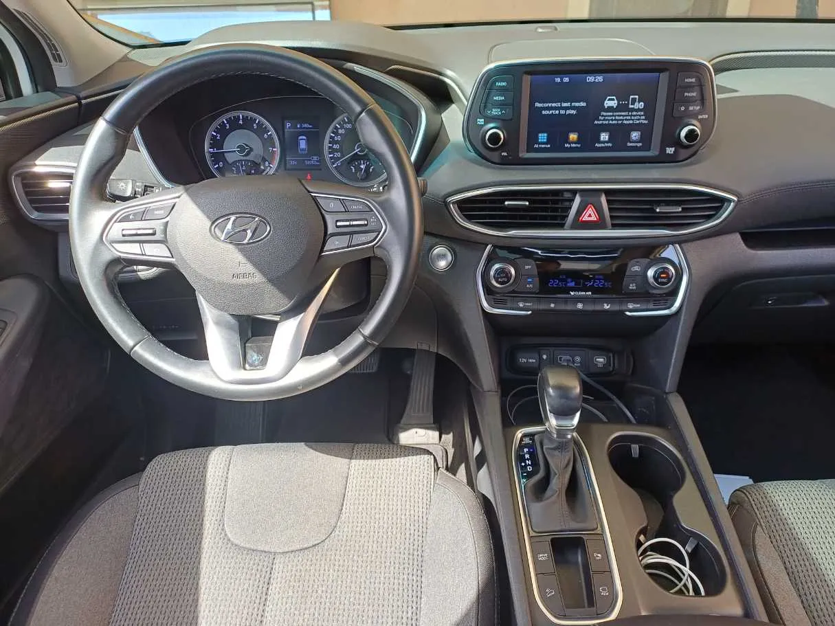 Car image 18