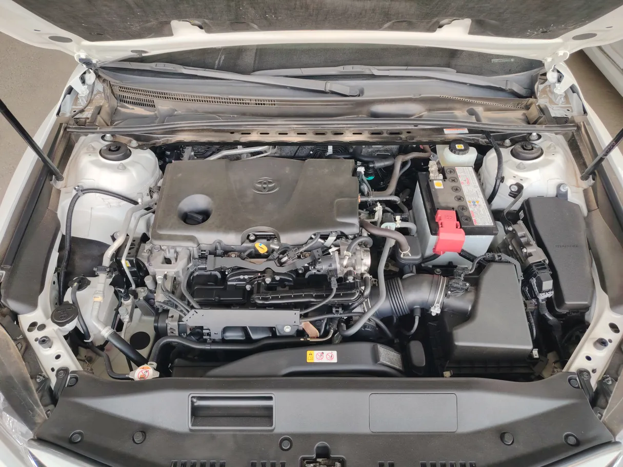 Car image 30