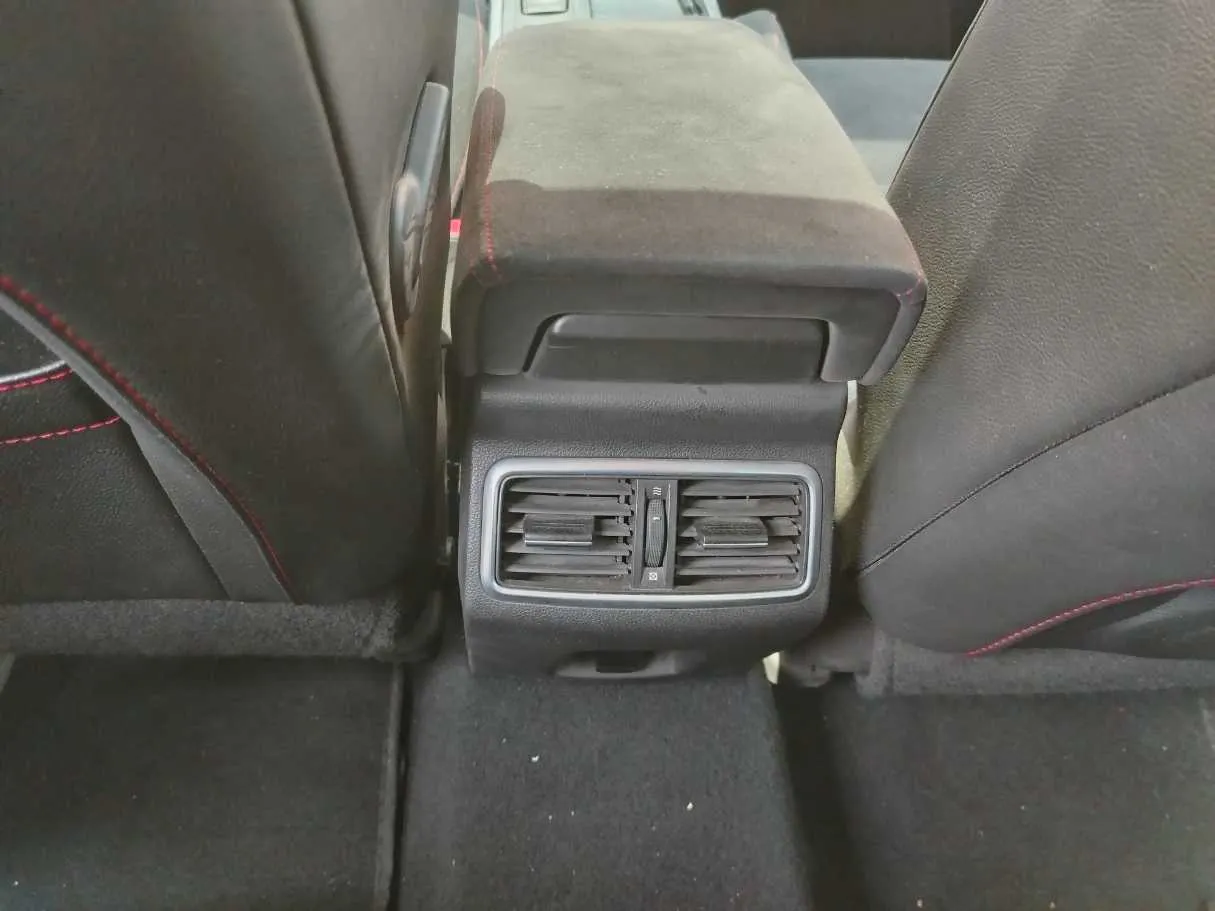 Car image 42