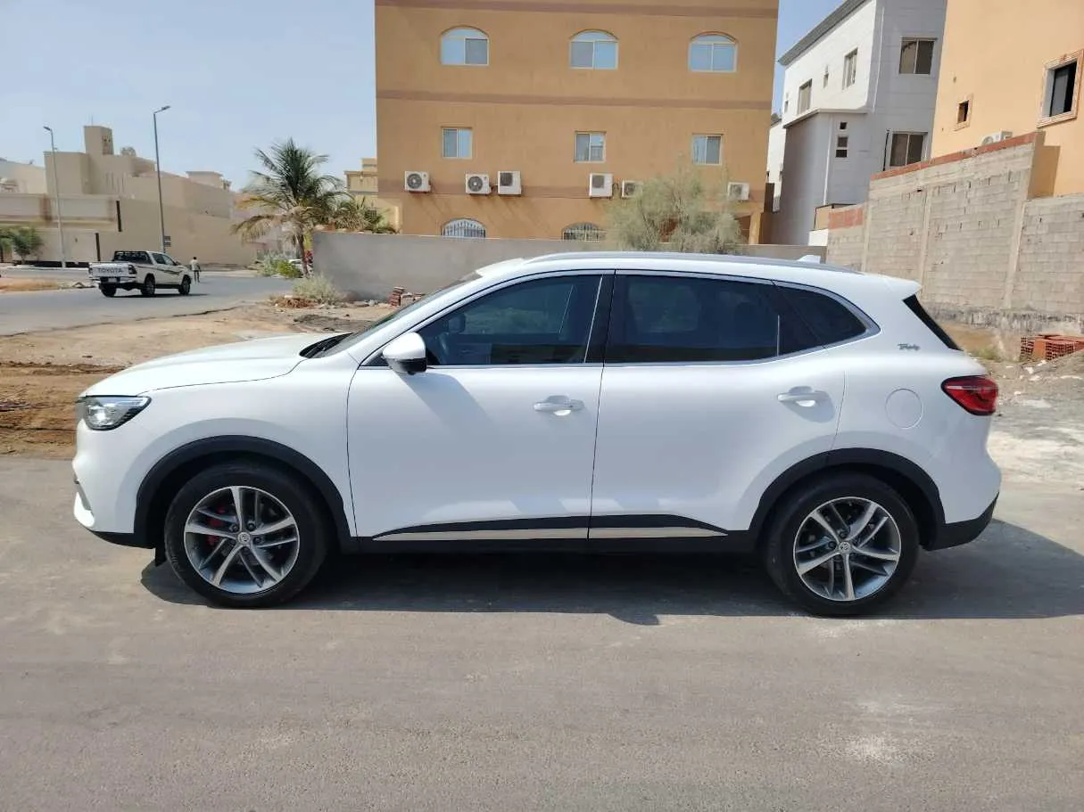 Car image 8