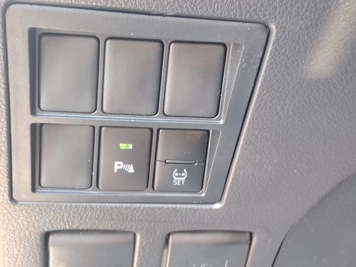 Car image 27