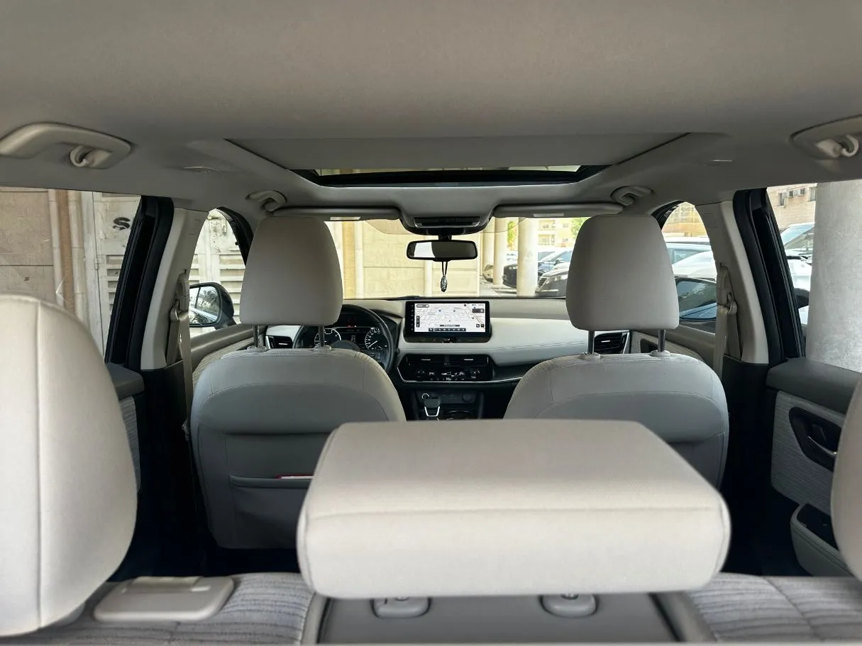 Car image 28
