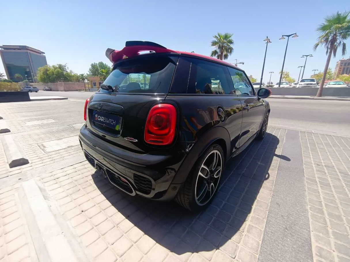 Car image 5