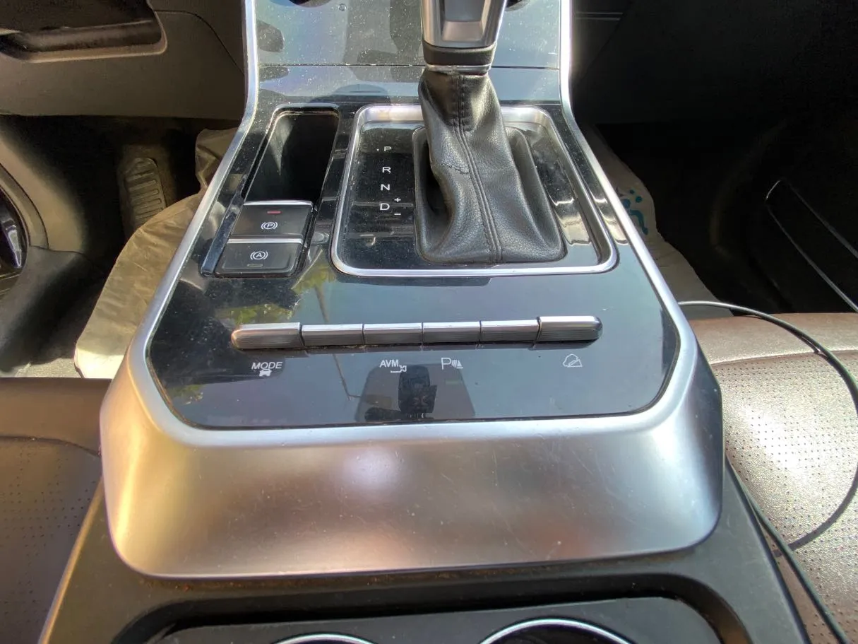 Car image 17