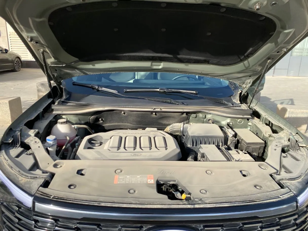 Car image 26