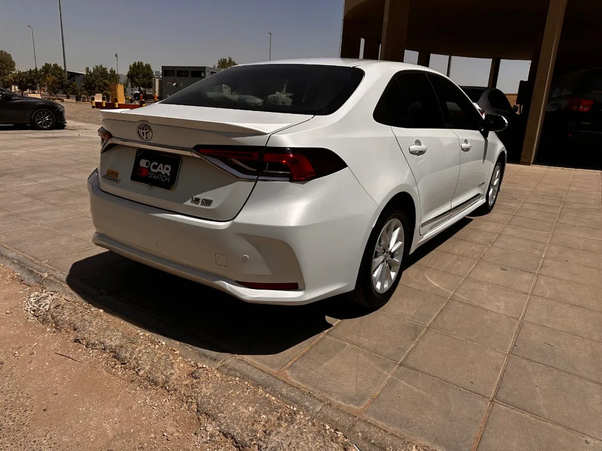 Car image 5