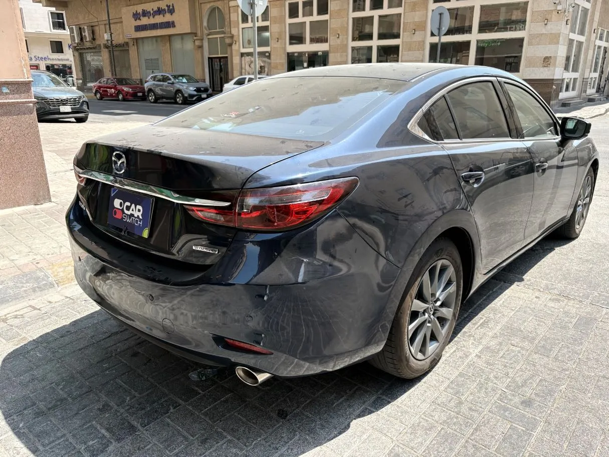 Car image 5