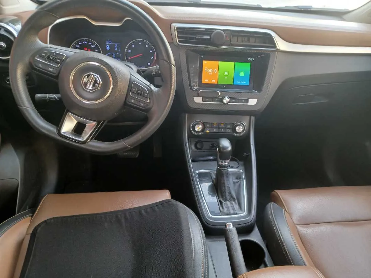 Car image 15