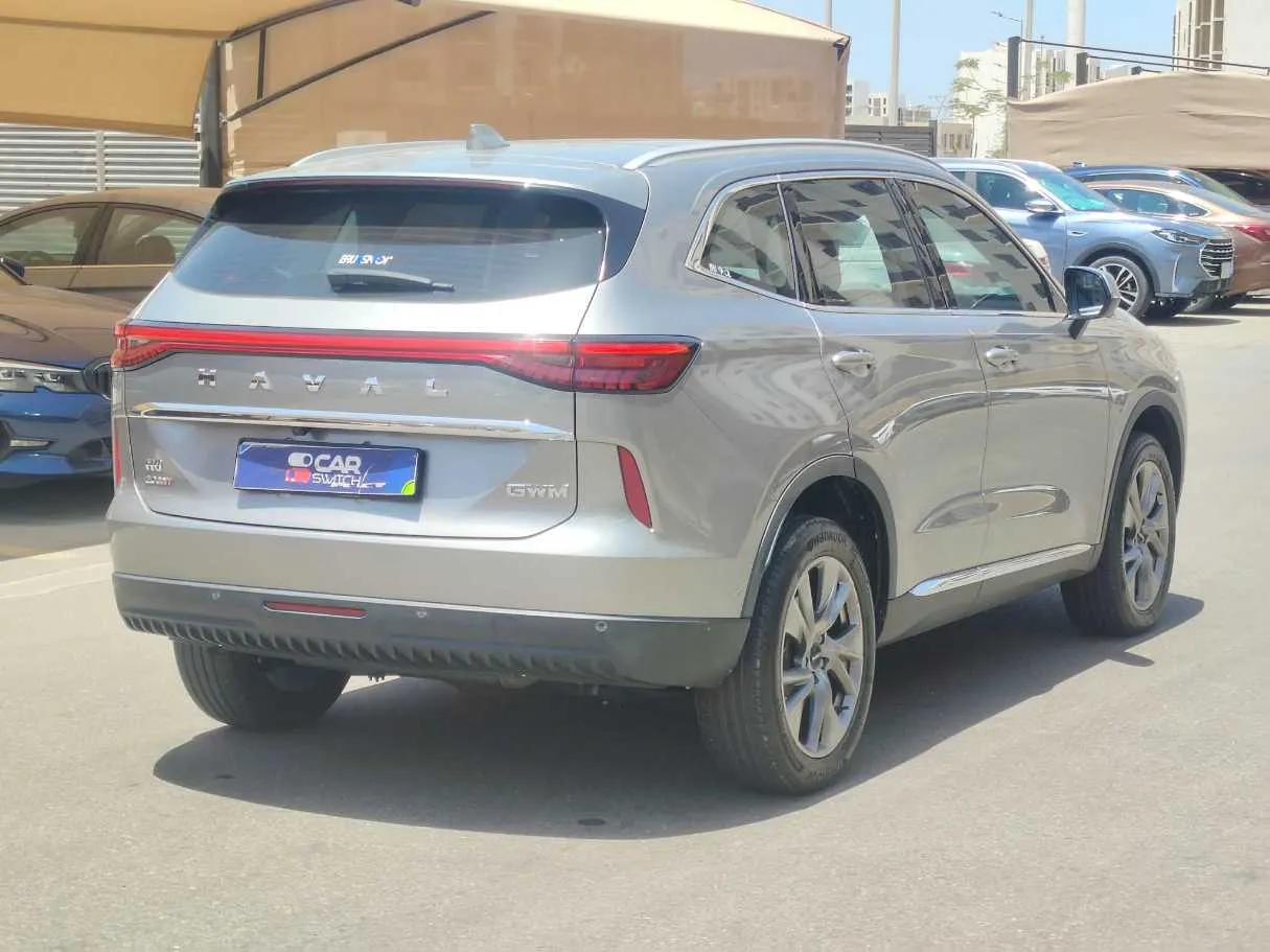 Car image 5