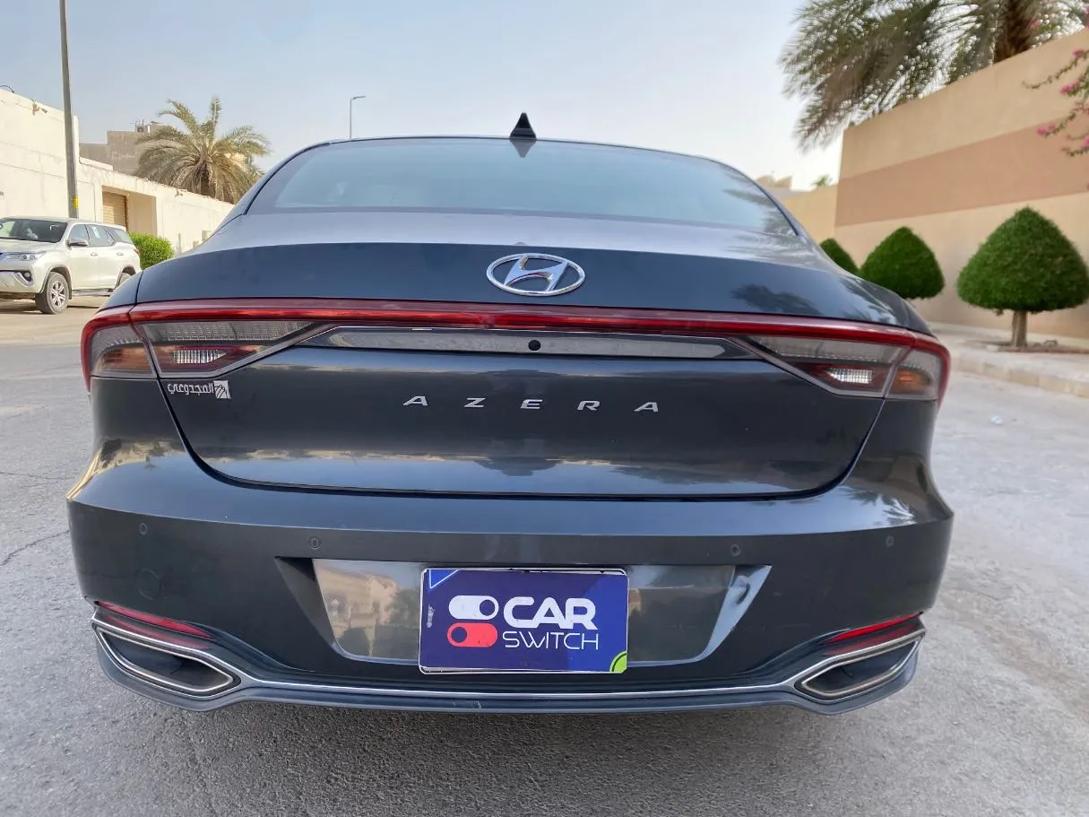 Car image 6