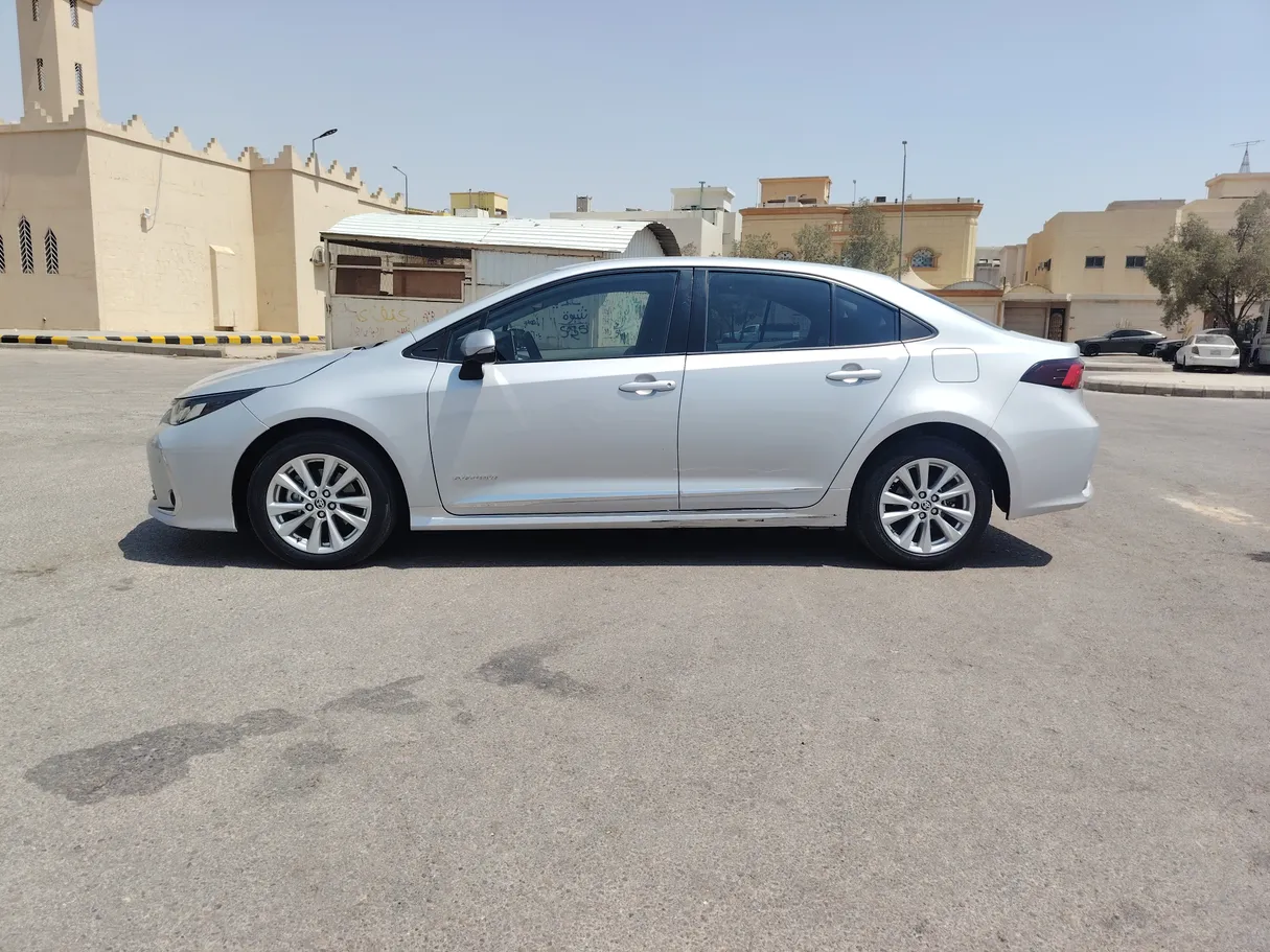 Car image 8