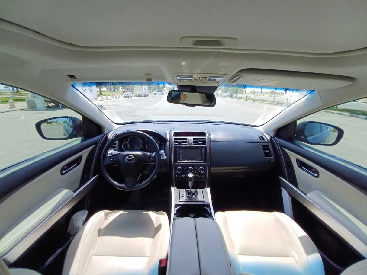 Car image 13