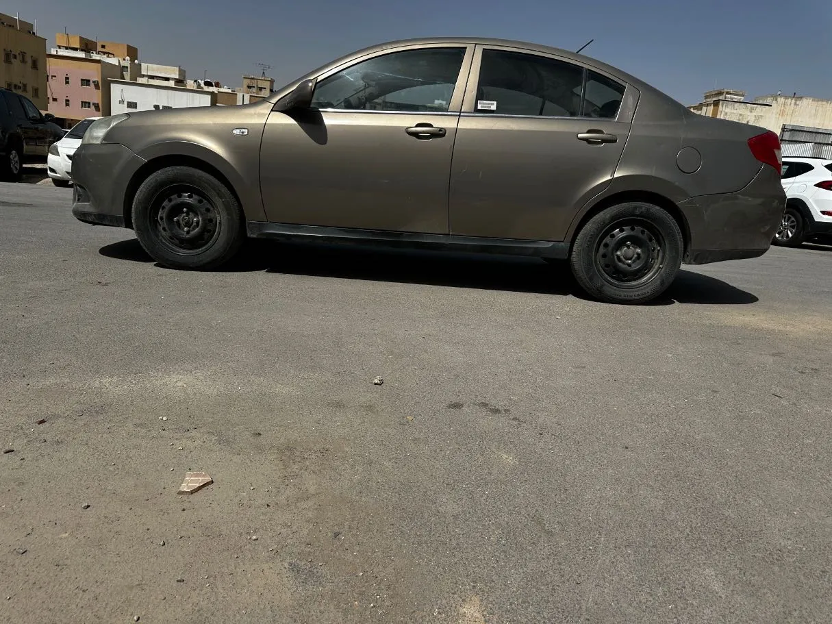 Car image 8