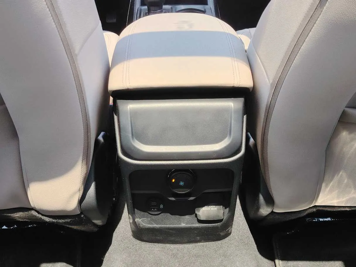 Car image 35