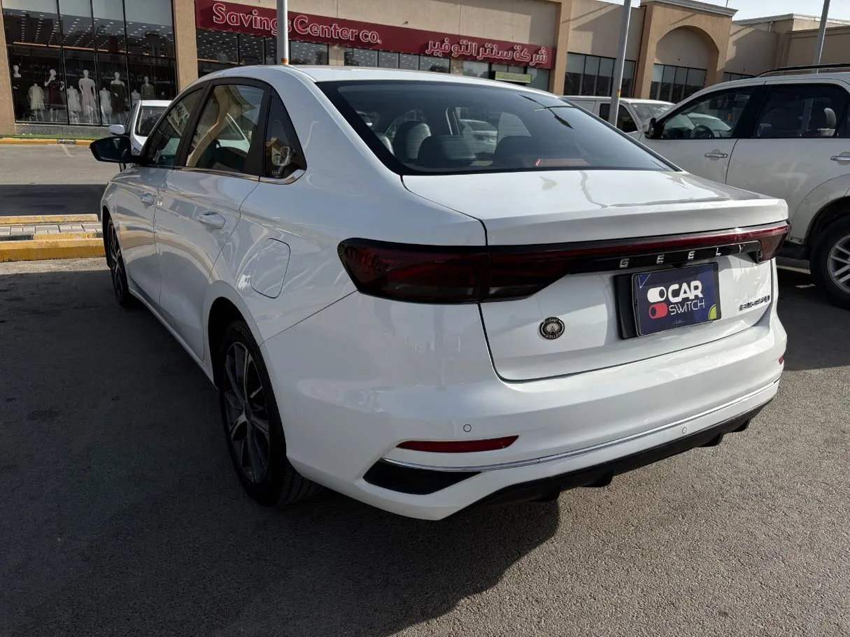 Car image 7