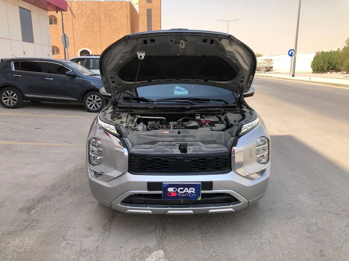 Car image 25