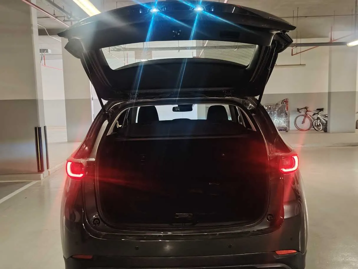 Car image 21
