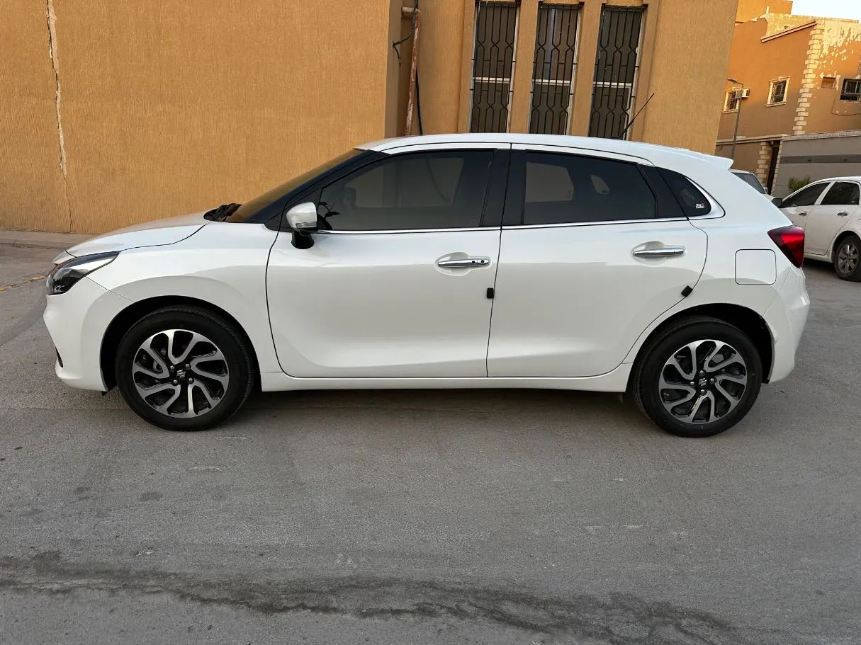 Car image 8