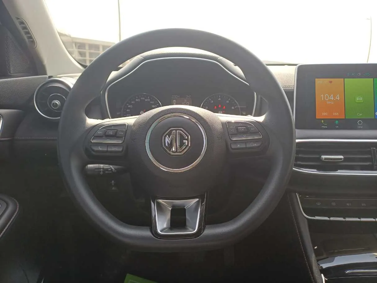 Car image 17