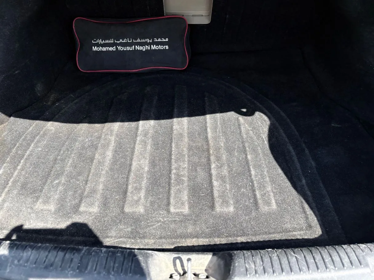 Car image 25
