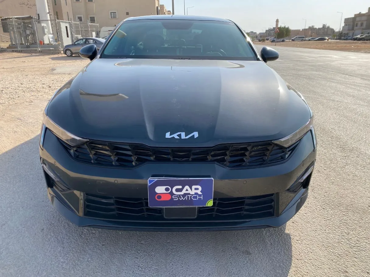 Car image 2
