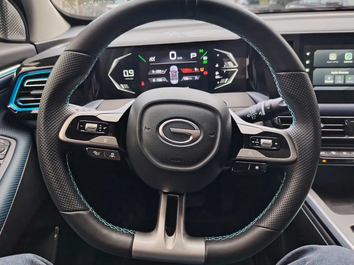 Car image 24