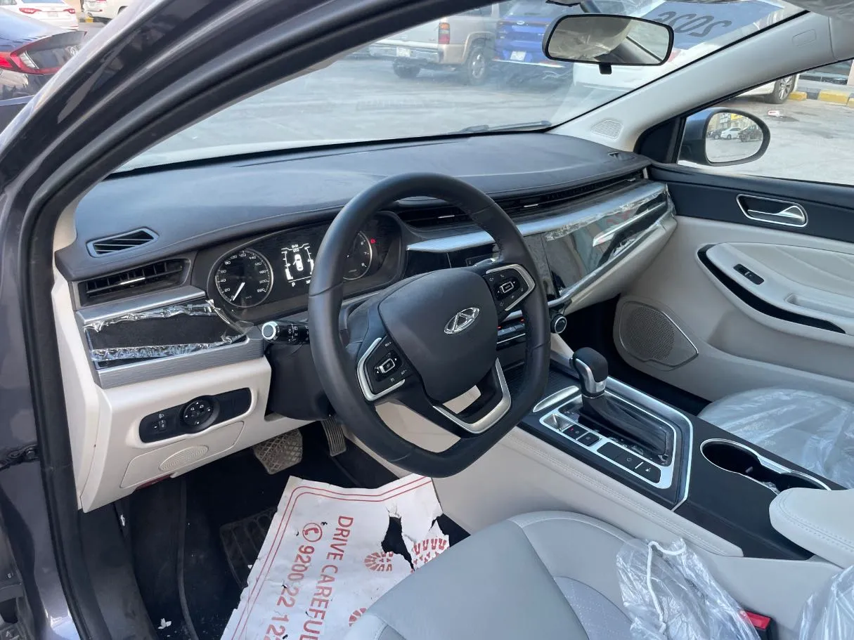 Car image 13