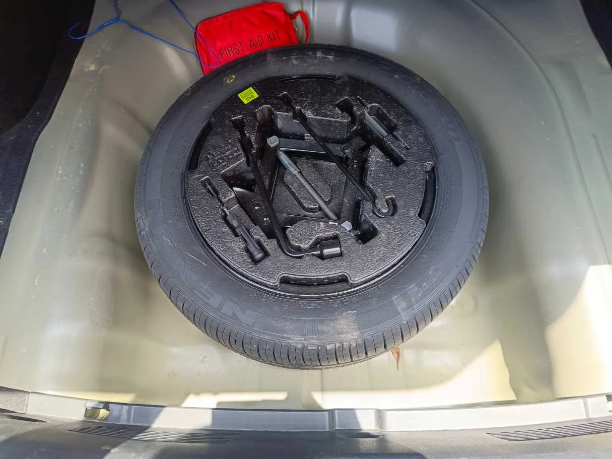 Car image 30