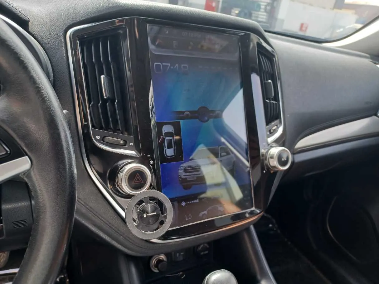 Car image 17