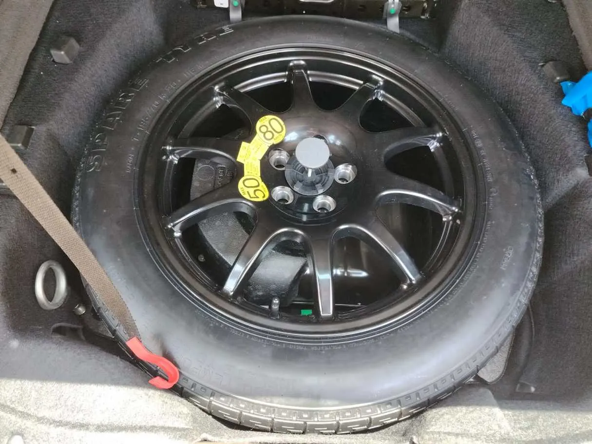 Car image 44