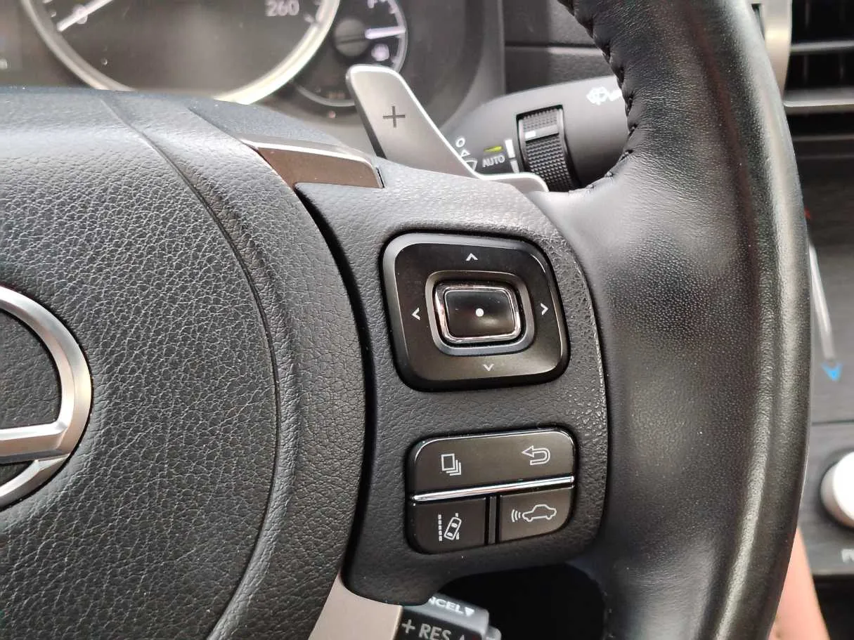 Car image 35