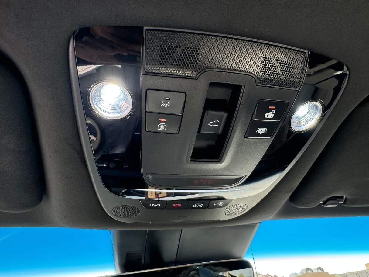 Car image 22