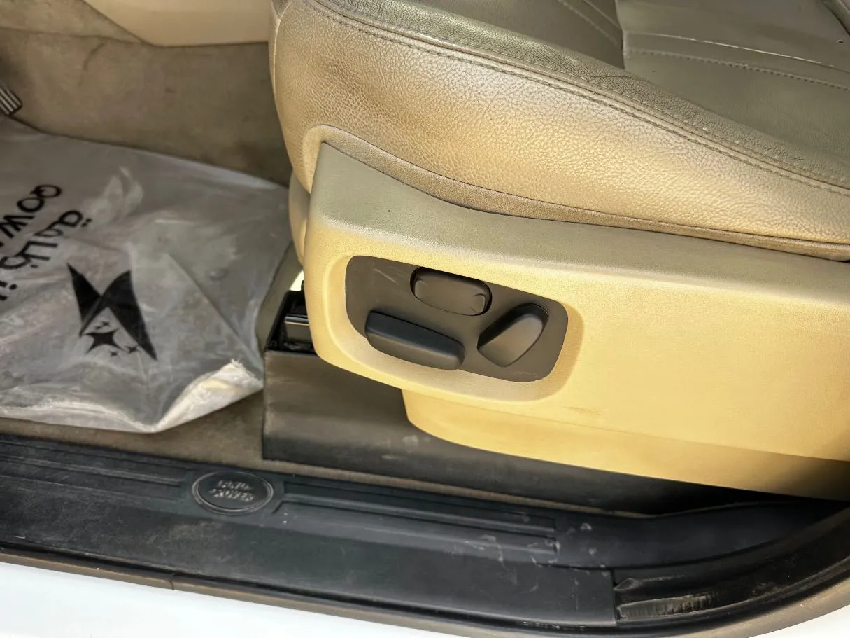 Car image 28