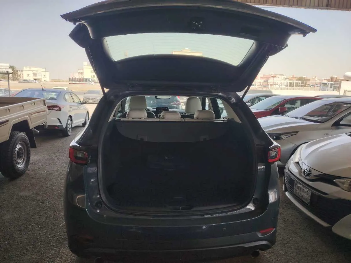 Car image 34