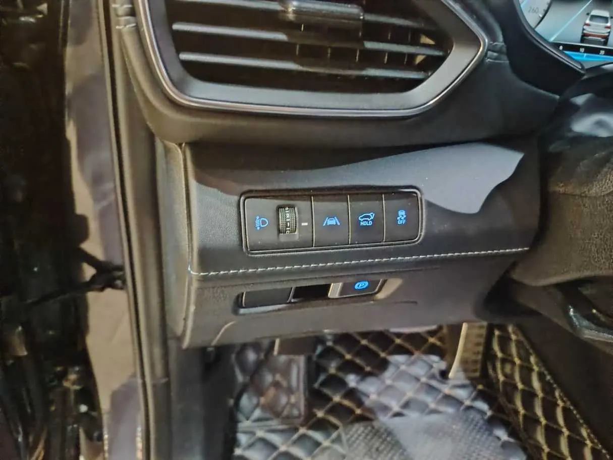 Car image 36