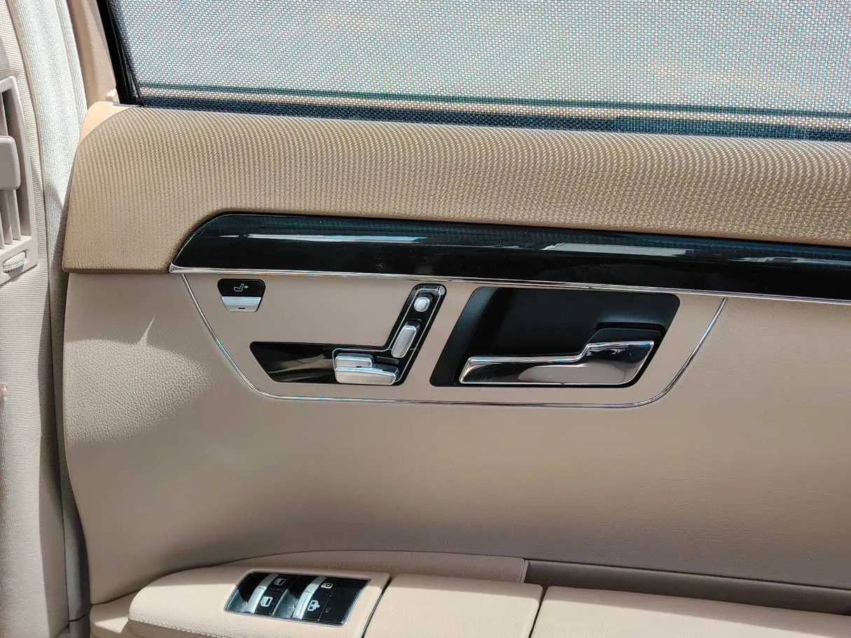 Car image 29