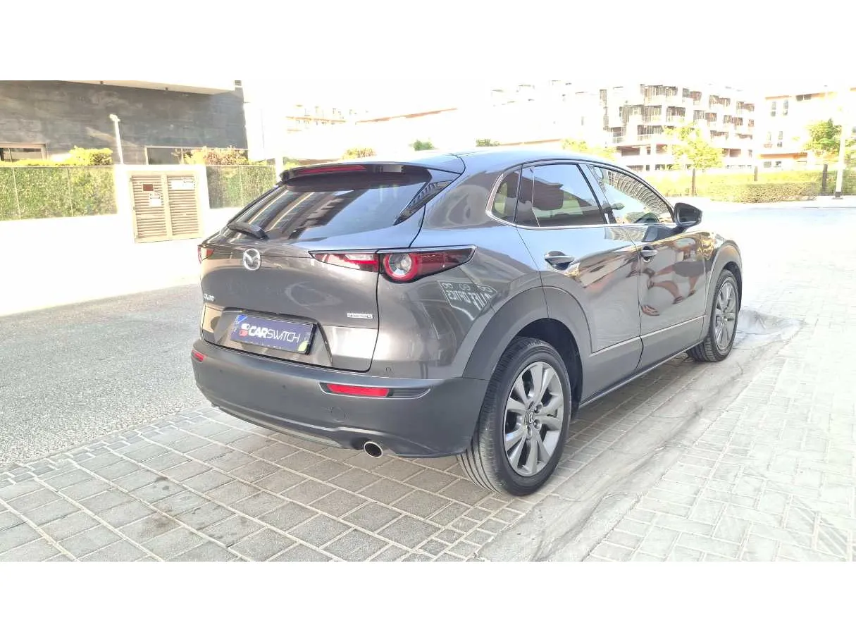 Car image 5