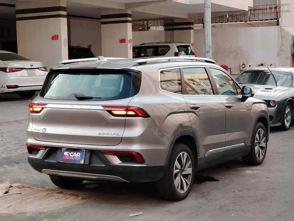 Car image 5