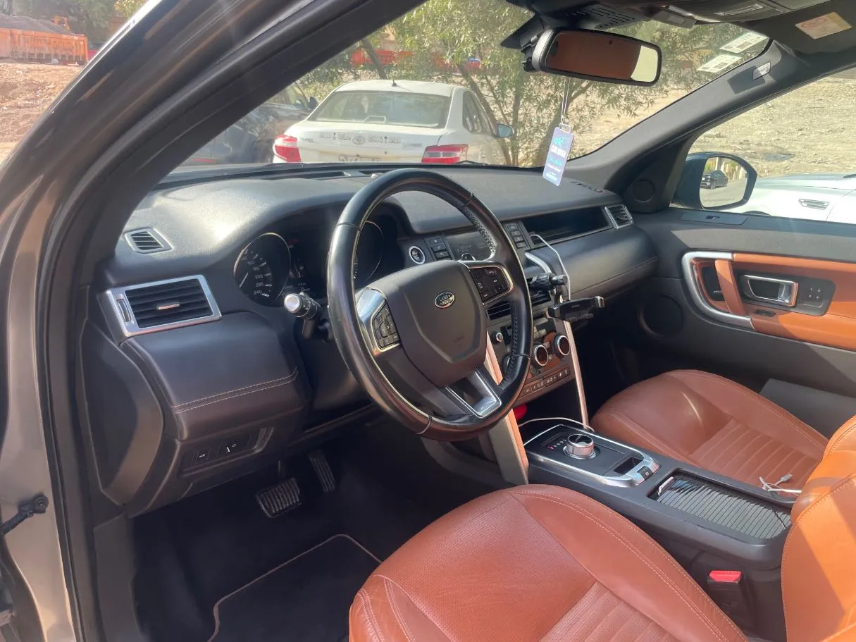 Car image 13