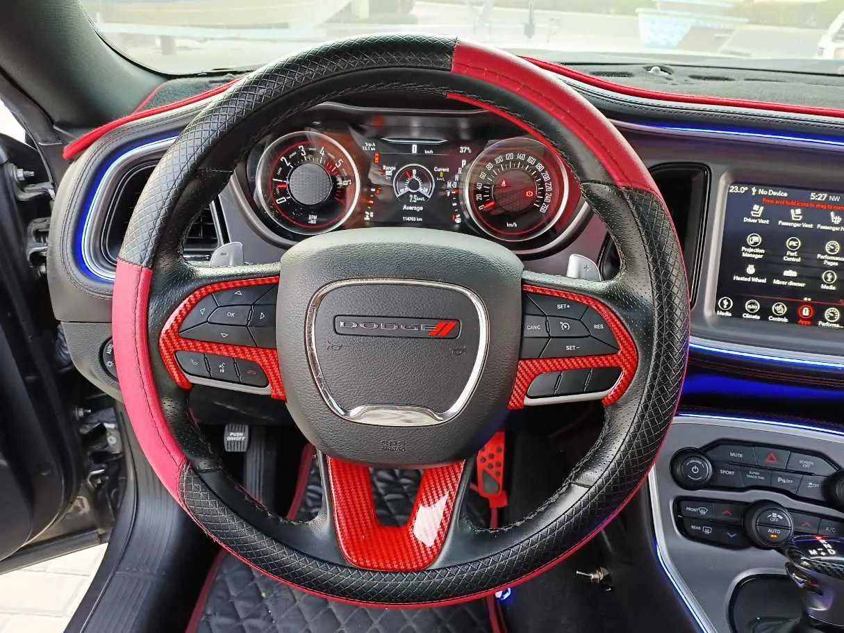 Car image 14