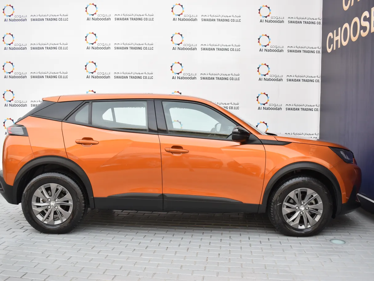 Car image 9