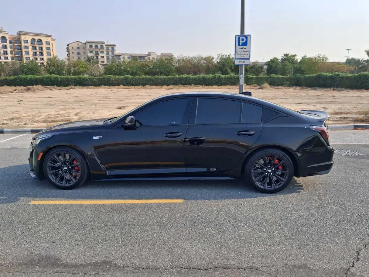 Car image 4