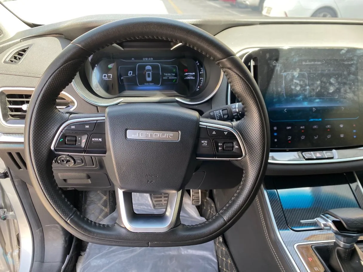 Car image 19